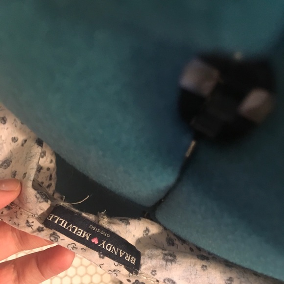 Brandy Melville floral tank top with drop back - Picture 3 of 3